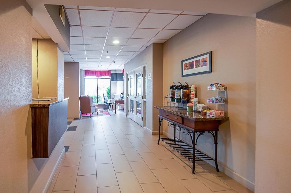 Quality Inn Near Potomac Mills Вудбридж Екстер'єр фото