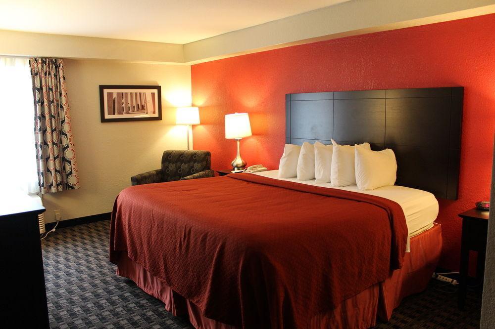 Quality Inn Near Potomac Mills Вудбридж Екстер'єр фото